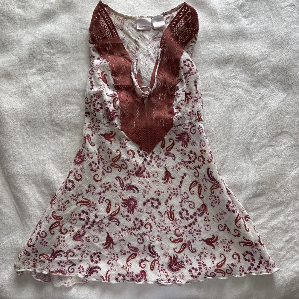 Xhilaration White & Burgundy Paisley Lace-Trim Tank